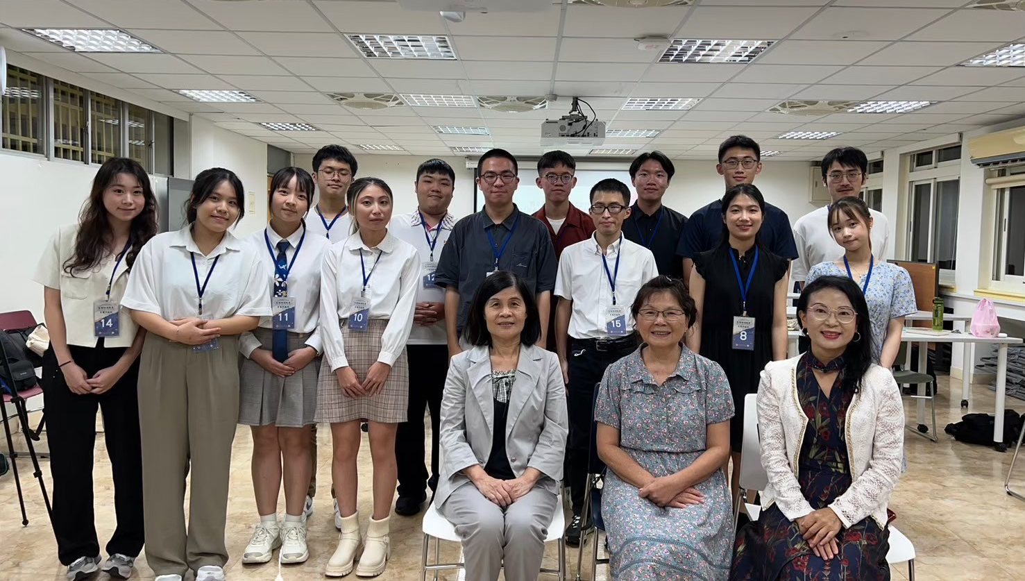 客語學程 客語郎讀比賽合照