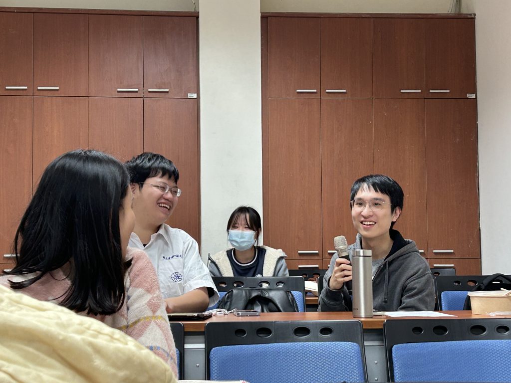 學生分享他們養的寵物或想養的動物