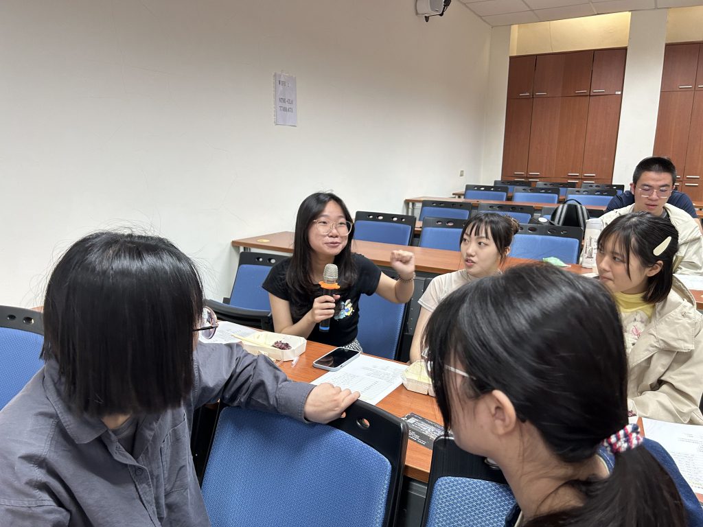 學生分享他們推薦的Podcast和戲劇