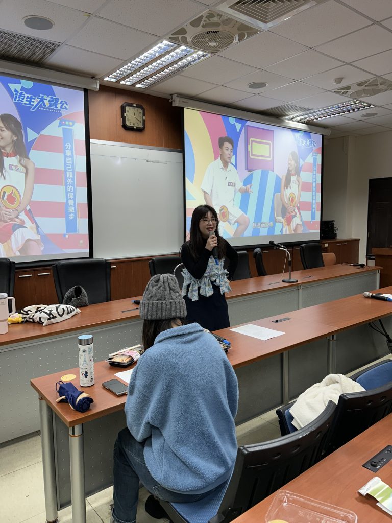 廖芳瀅老師教導學生生活化客語