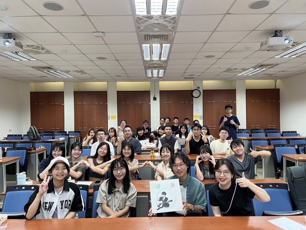 聊天室講師與同學合照合照